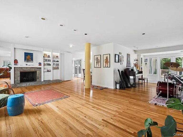 5 Agnes Cir — Photo 6