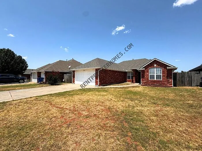 3 bed, 2.0 bath, 1718 sqft, $1,695 — Photo 2