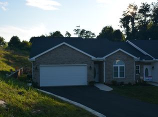 160 W View Rd, Troutville, VA 24175