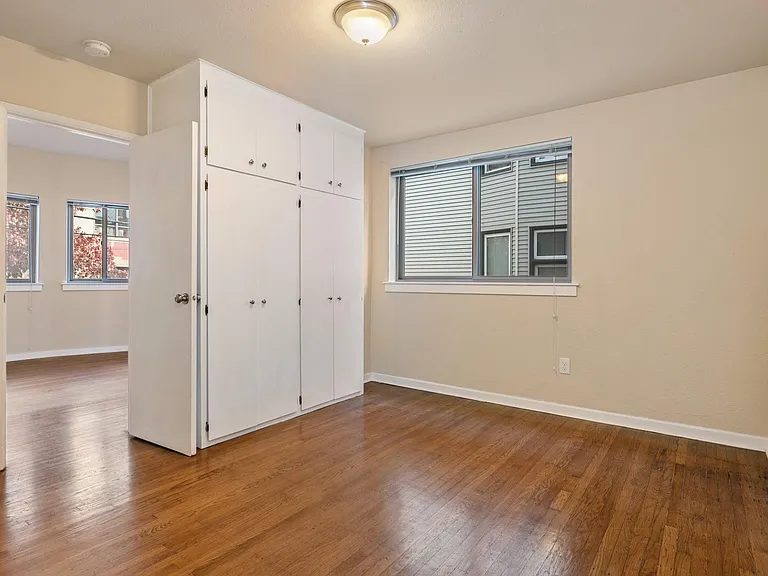 1715 Harvard Ave #4 — Photo 8