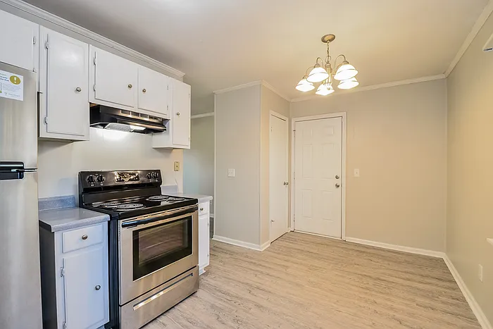 1033 Dawson Dr — Photo 6