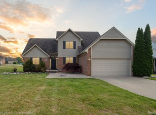 1340 Park Ridge Pointe, Grand Blanc, MI 48439