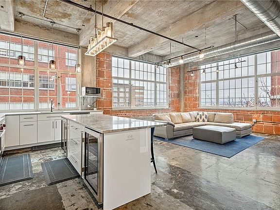 5th image of 321 W 7th St APT 303