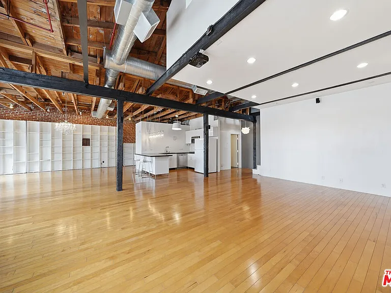 500 Molino St #315 — Photo 2