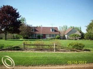 6400 Layton Rd, Fowlerville, MI 48836