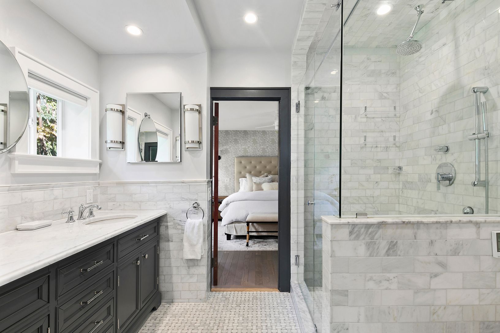  First Floor Primary En-Suite Bathroom