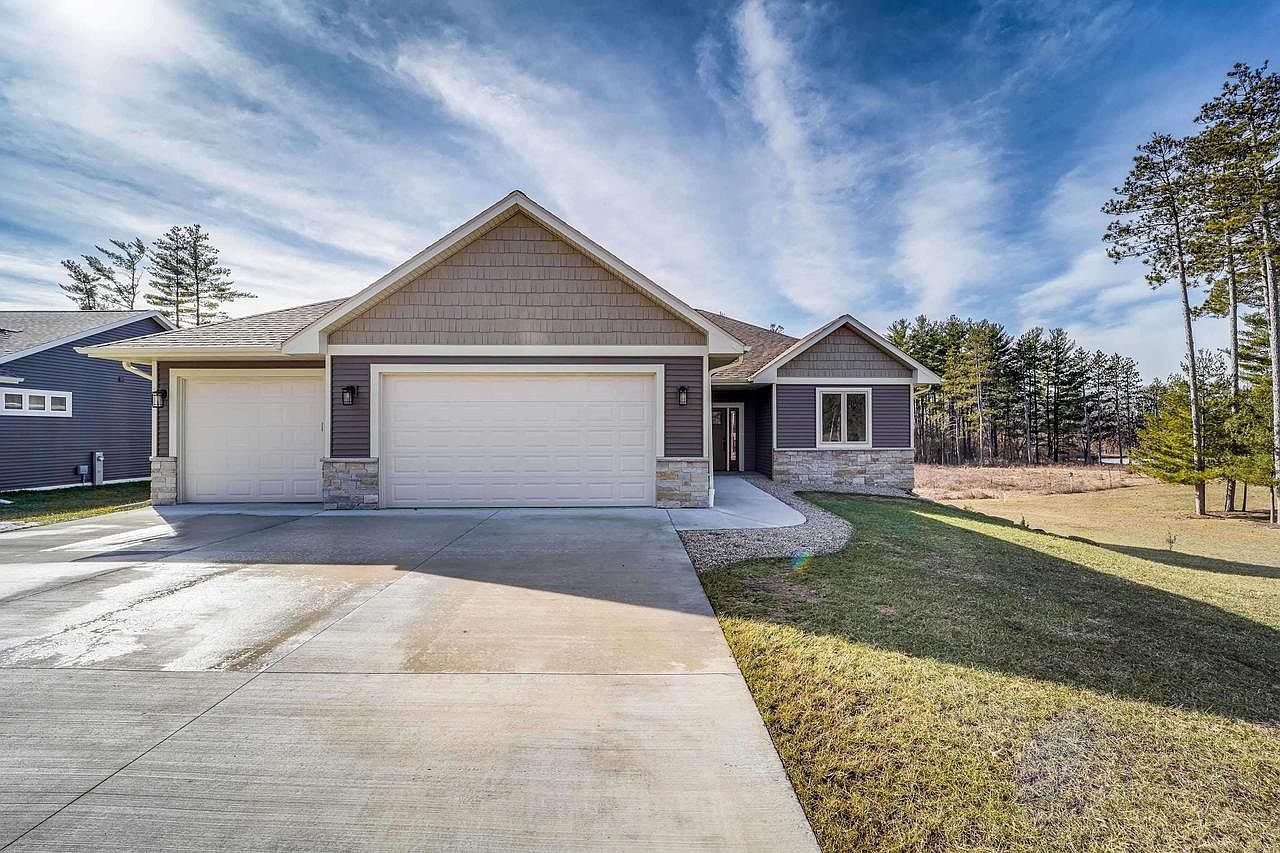 808 Saddle Ridge, Portage, WI 53901 Zillow