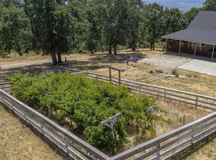 26240 Hazelwood Ct, Tehachapi, CA 93561