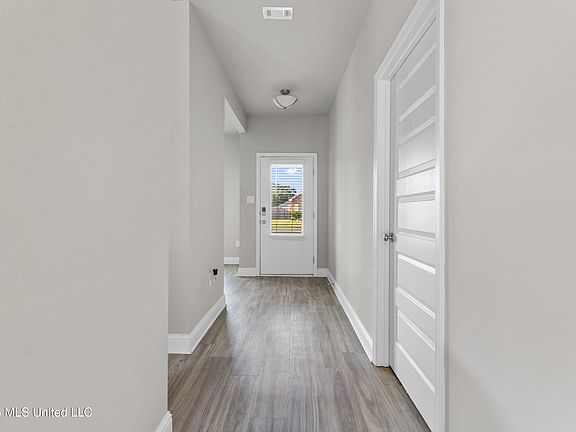 4th image of 80 Saltmeadow Cir