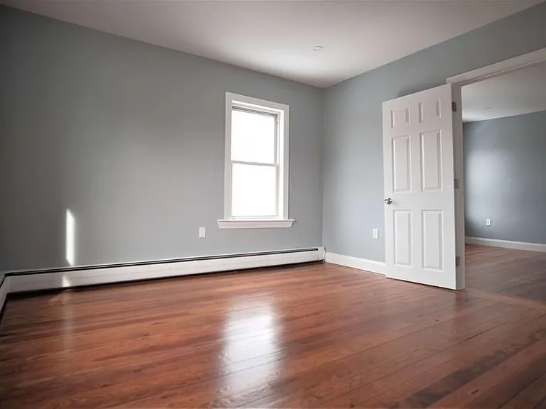 211 Jefferson Ave #3 — Photo 4
