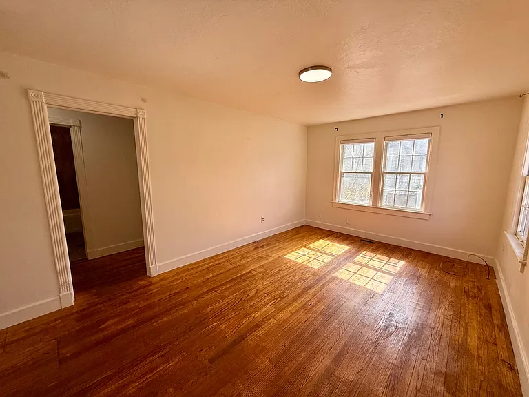 730 S Littler Ave — Photo 3