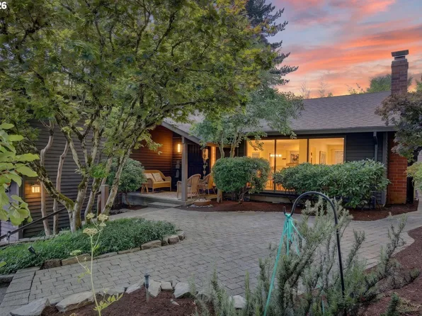 3165 SW Raleighview Dr, Portland, OR 97225