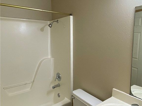 5th image of 39 Burnett Cir