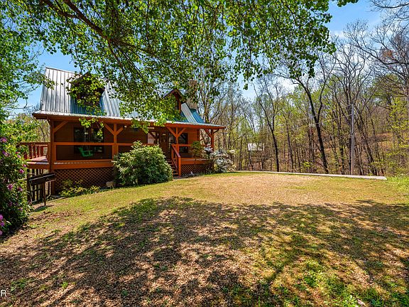 5th image of 1855 Spring Hill Dr