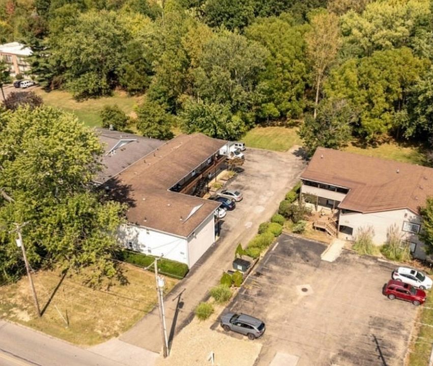 1st image of 761 E Waterloo Rd