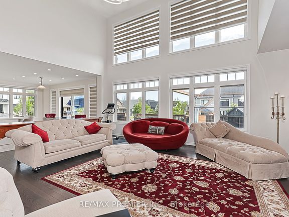 5th image of 100 Stillwater Cres