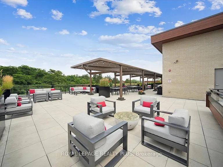 1575 Lakeshore Rd W #117 — Photo 40