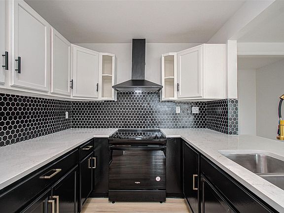 2nd image of 15448 Chipman Ln #5448