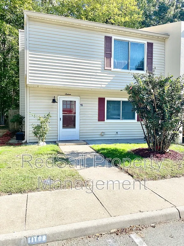 3 bed, 1.5 bath, 1450 sqft, $1,495 — Photo 1