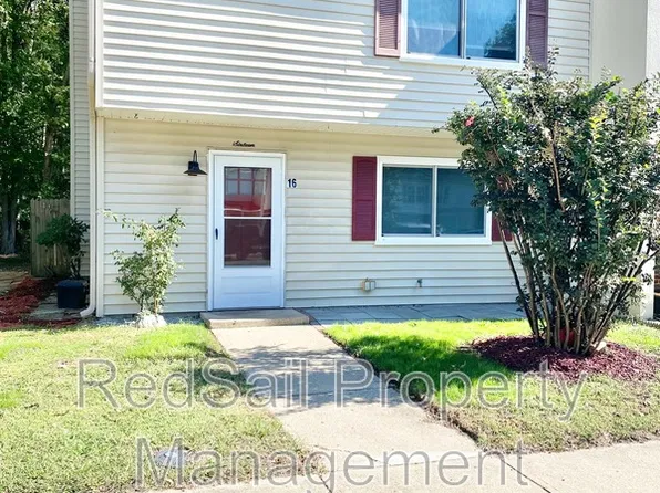 16 Otsego Dr, Newport News, VA 23602