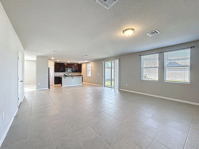 5251 Meredrew Ln — Photo 13