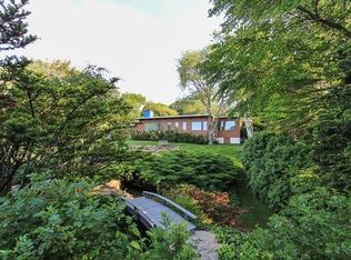 27 Edgemoor Rd, Gloucester, MA 01930