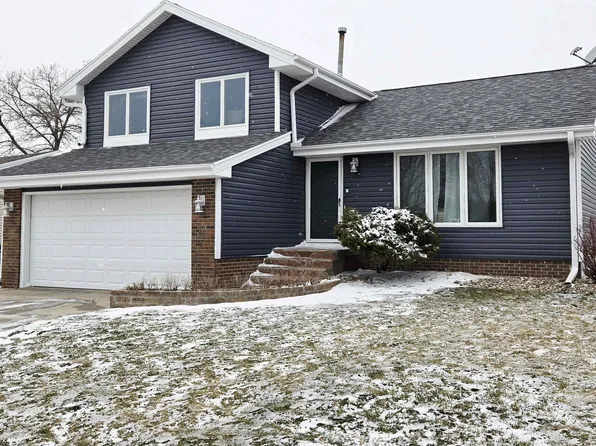 1908 N 30th Ct, Fort Dodge, IA 50501