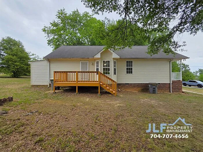 1645 Bernard Ave — Photo 17