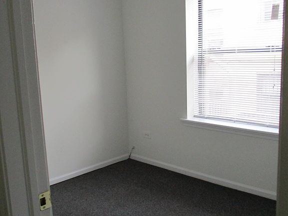 3rd image of 3166 W Eastwood Ave APT 2