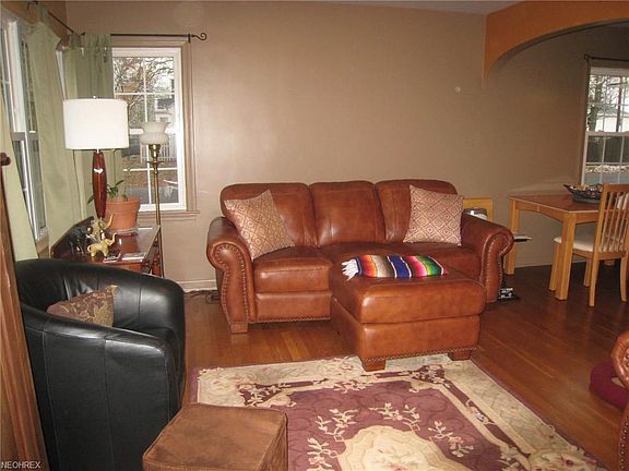 2nd image of 2267 14th St