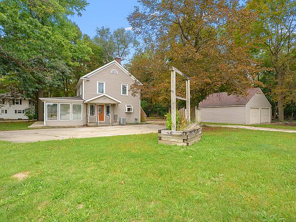 2nd image of 3743 Gull Rd #1
