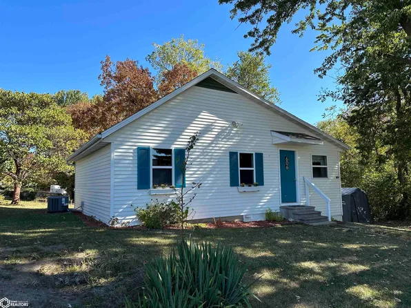 606 Market St, Keosauqua, IA 52565
