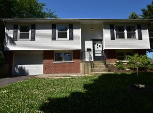 7852 Sprucewood Ave, Woodridge, IL 60517