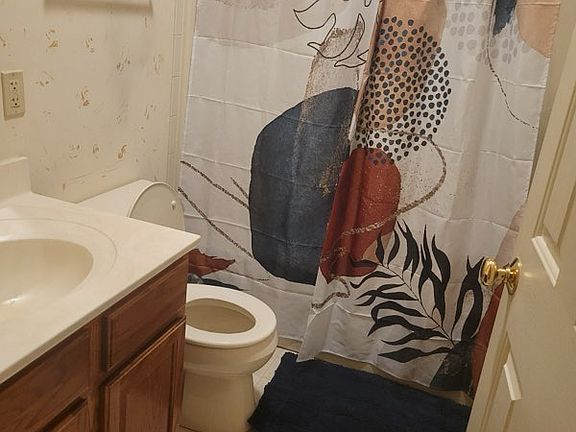 2nd image of 555 Harvest Ln #1