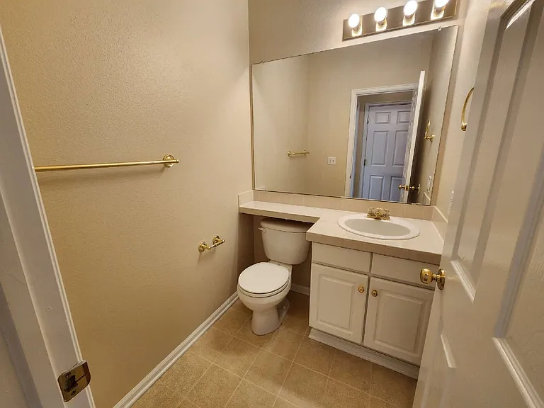 22359 E Lake Ln — Photo 40