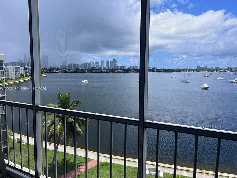 2910 Point East Dr #M609 — Photo 45