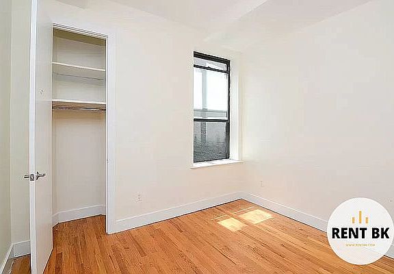 4th image of 654 Park Pl #2RL