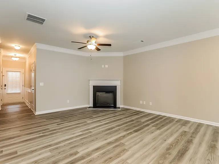 247 Turtle Creek Dr — Photo 4