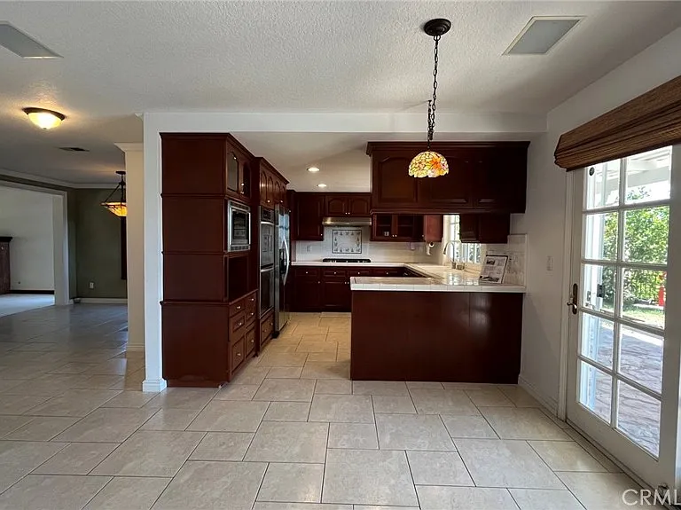 24574 Indian Hill Ln — Photo 30