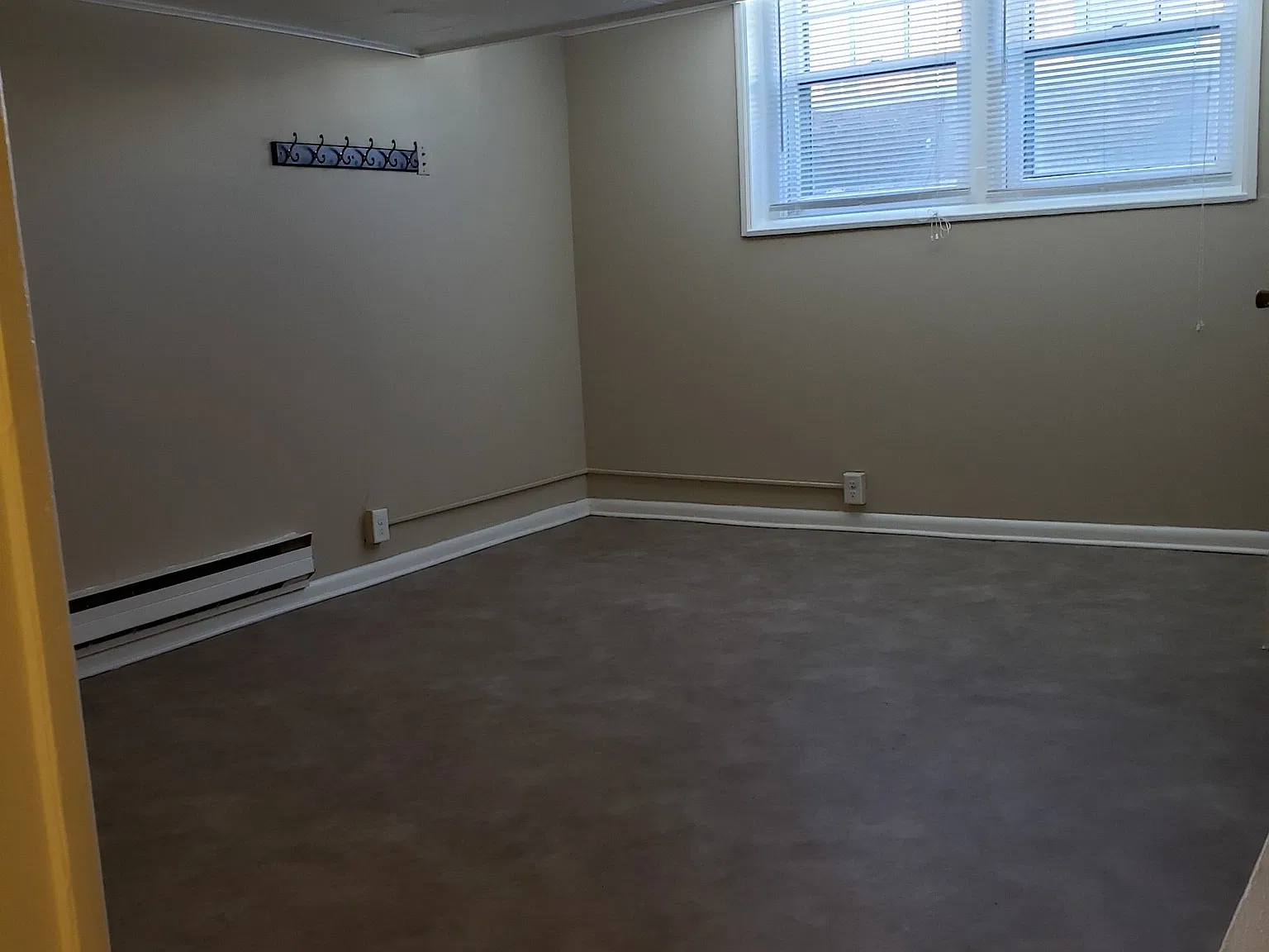 Studio, 200 sqft, $695 — Photo 2