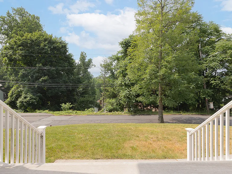 69 Heights Rd — Photo 31