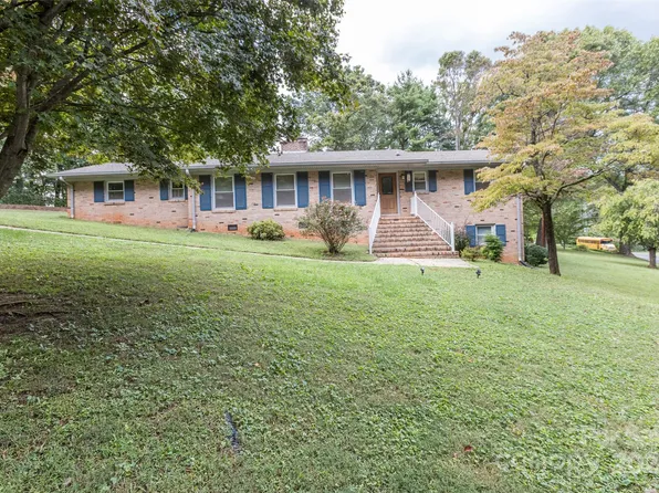 102 Nottingham Ct, Bessemer City, NC 28016