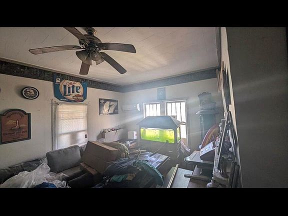 2nd image of 728 Durham St