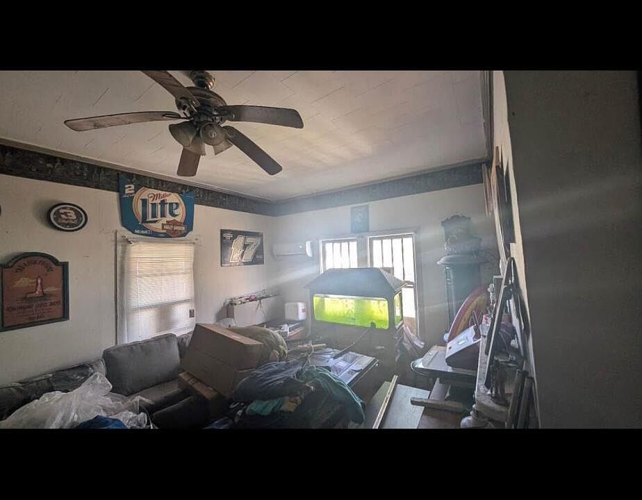2nd image of 728 Durham St