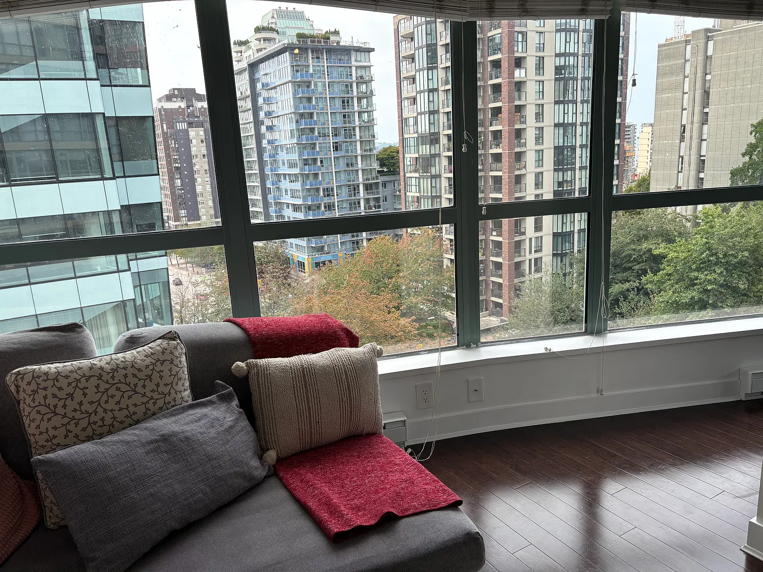 1238 Burrard St — Photo 3