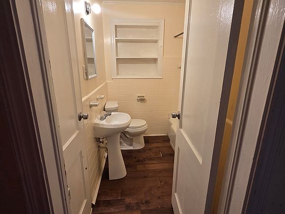 4th image of 3054 Wise St
