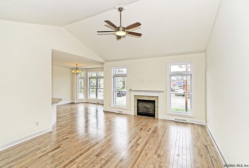 4th image of 4 PAYNE Avenue