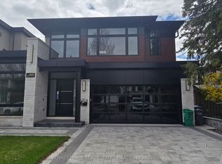 934 Goodwin Rd, Mississauga, ON L5G 4K1