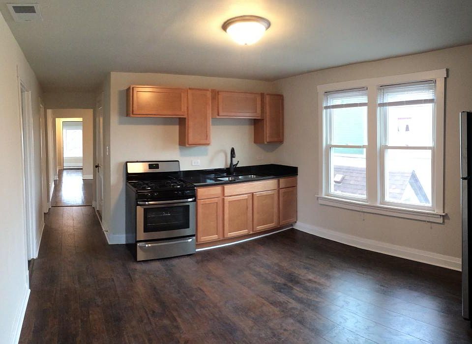 1st image of 3144 N Monticello Ave #3