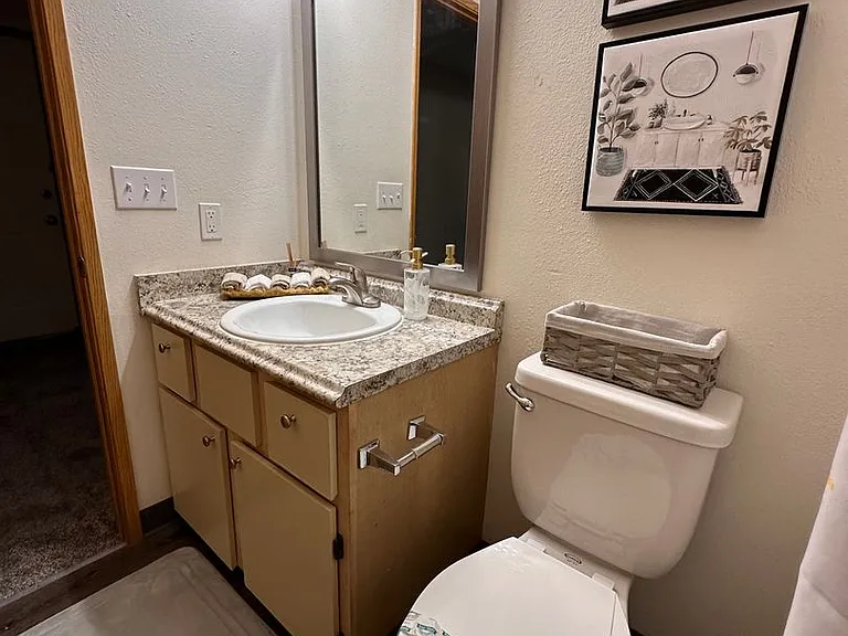 Willow Creek Apartments — Photo 12